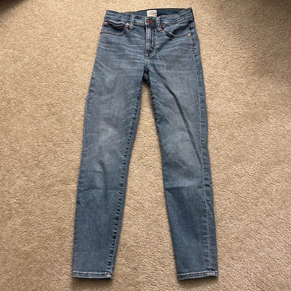 J. Crew 9" high-rise toothpick jean in Arizona Sky wash
Item AJ469 - Picture 5 of 11